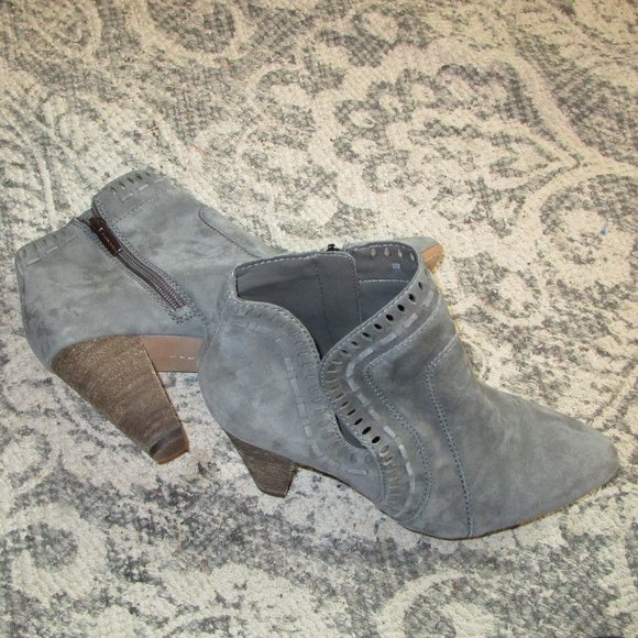 Vince Camuto suede booties - Picture 7 of 8